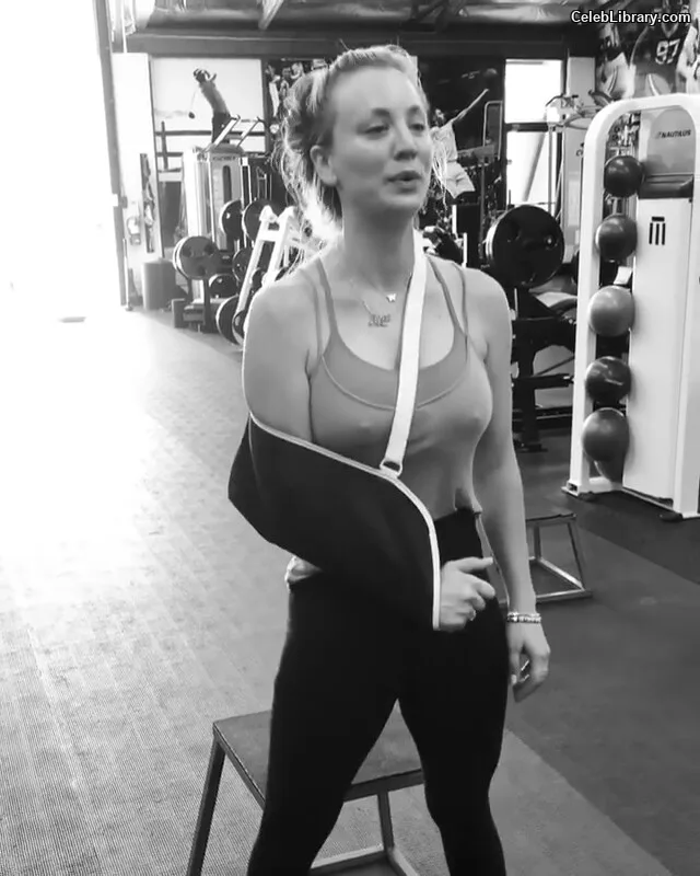 Kaley Cuoco photo 9 of 736
