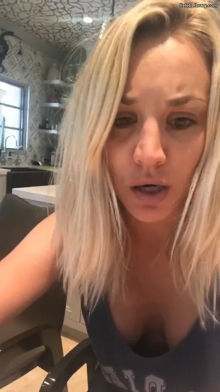 Kaley Cuoco photo 5 of 736