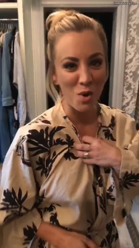 Kaley Cuoco photo 6 of 736