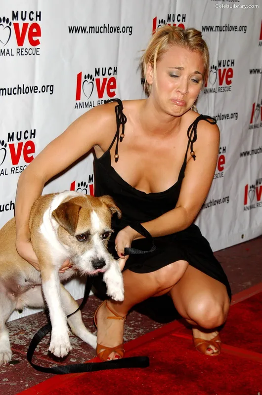Kaley Cuoco photo 22 of 736