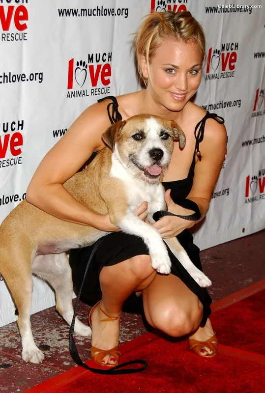 Kaley Cuoco photo 23 of 736