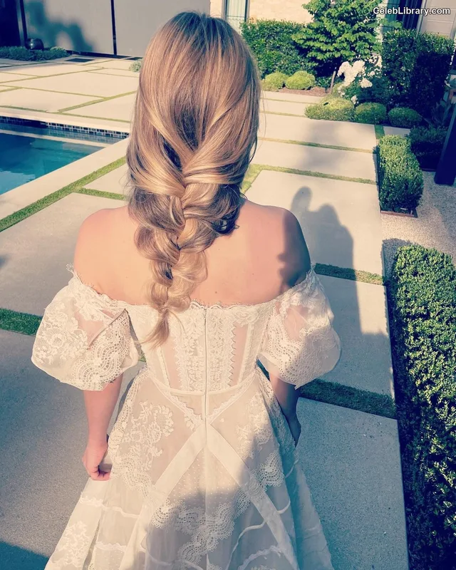 Kaley Cuoco photo 7 of 736