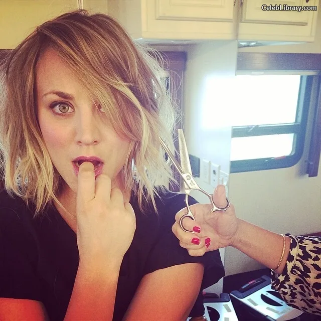 Kaley Cuoco photo 1 of 736