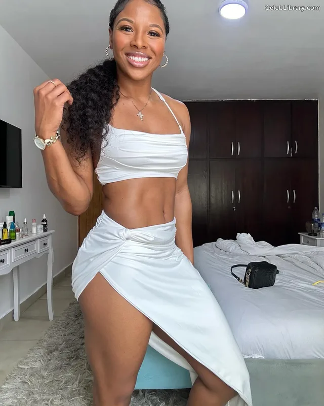 Kali Armstrong photo 2 of 169