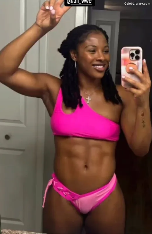 Kali Armstrong photo 23 of 169