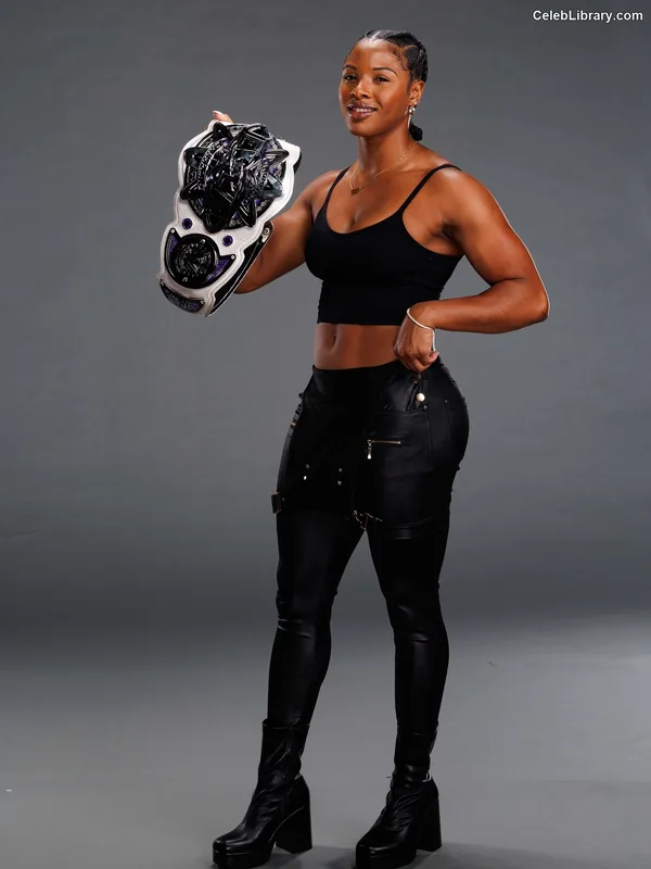 Kali Armstrong photo 9 of 169