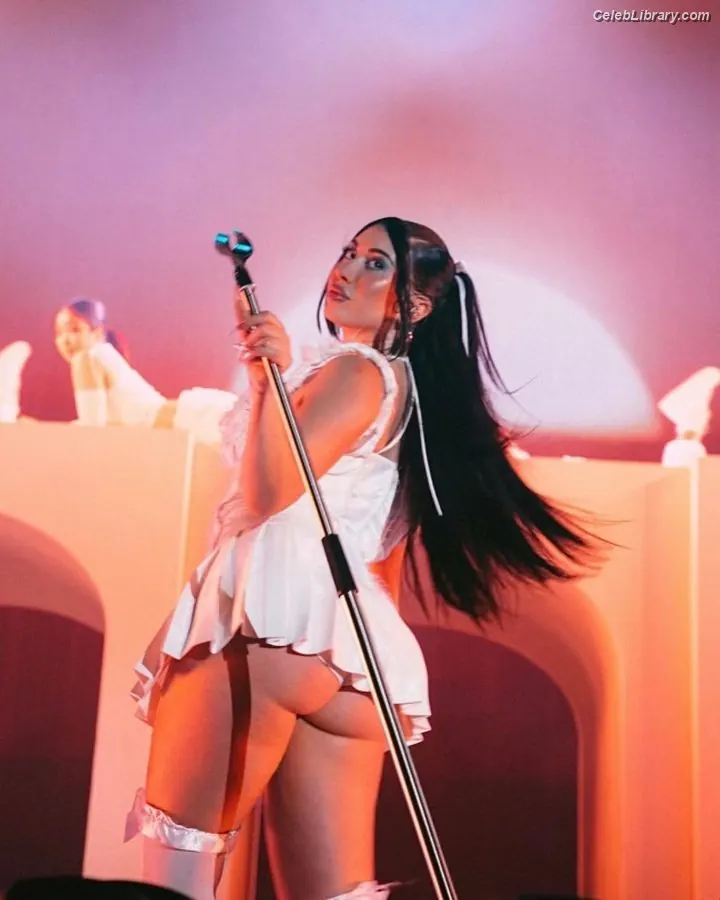 Kali Uchis photo 1 of 238