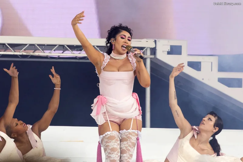 Kali Uchis photo 17 of 239