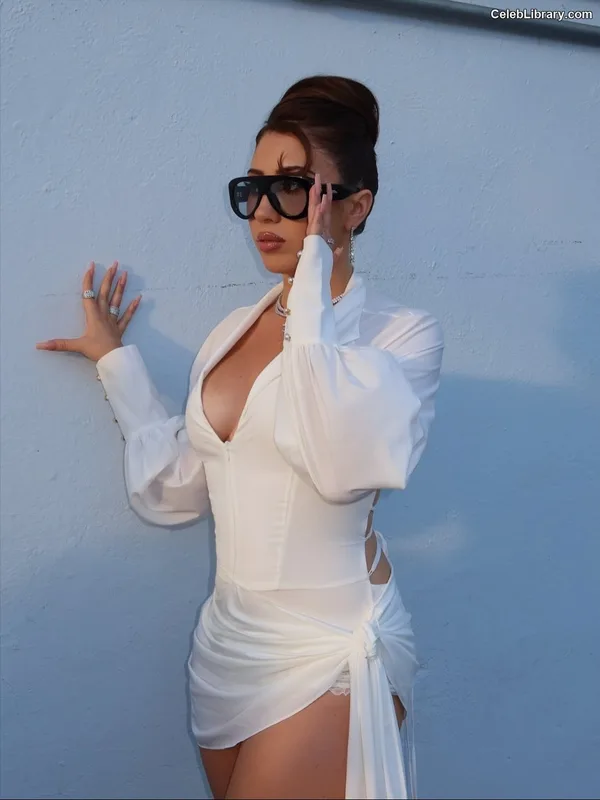 Kali Uchis photo 7 of 239