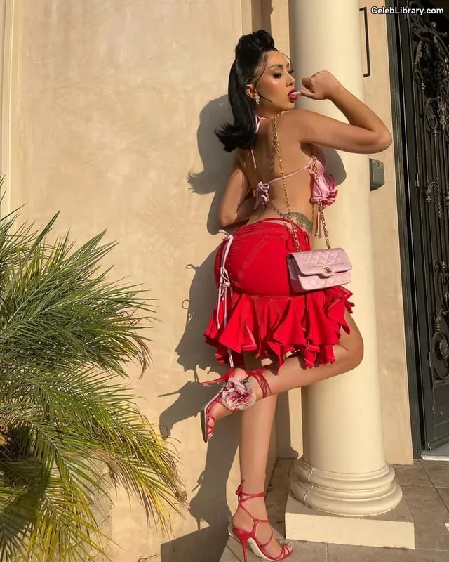 Kali Uchis photo 3 of 239
