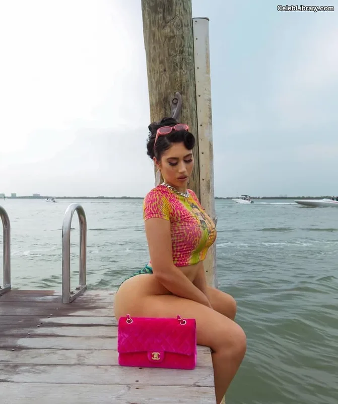 Kali Uchis photo 8 of 239