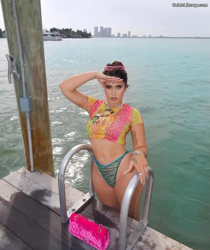 Kali Uchis photo 9 of 239
