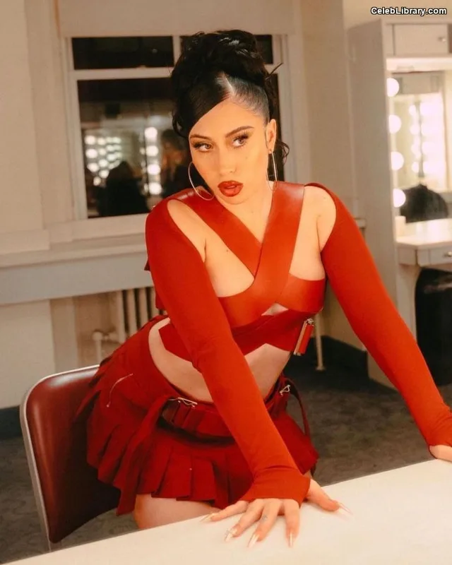 Kali Uchis photo 3 of 239