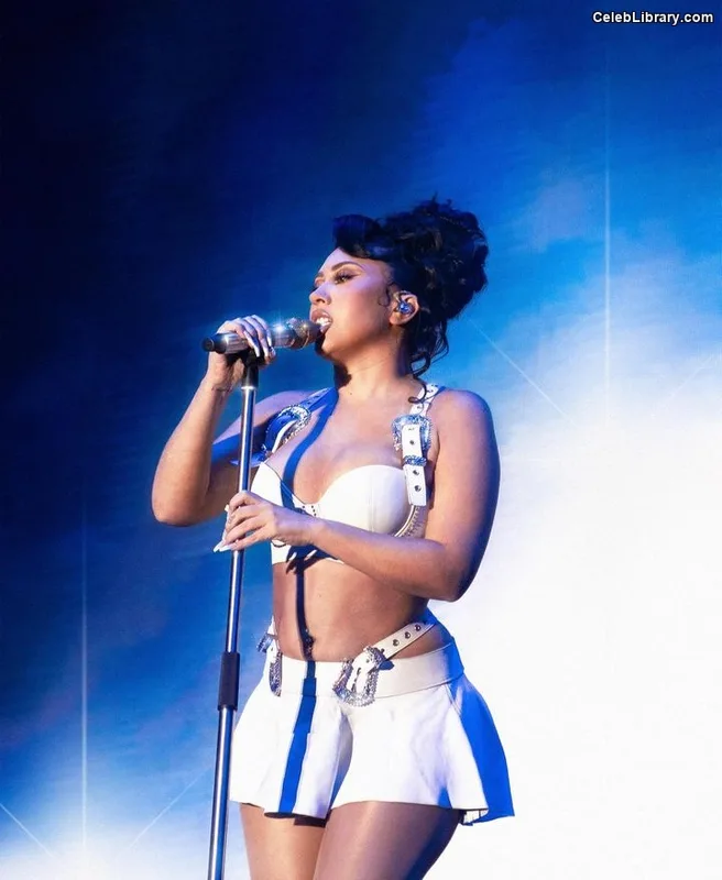 Kali Uchis photo 14 of 239