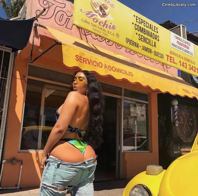 Kali Uchis photo 5 of 239