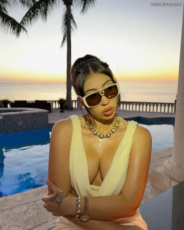 Kali Uchis photo 10 of 239