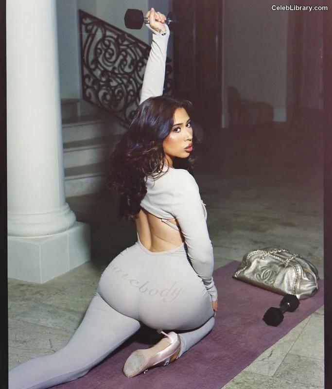 Kali Uchis photo 17 of 239