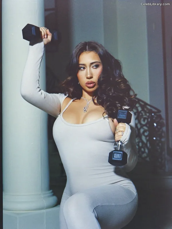 Kali Uchis photo 21 of 239