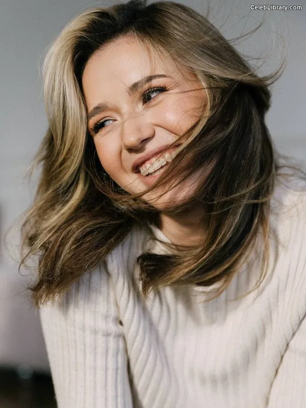 Kamila Valieva photo 3 of 65