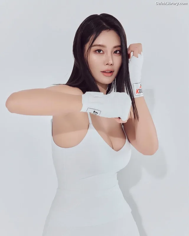 Kang So Yeon photo 5 of 77