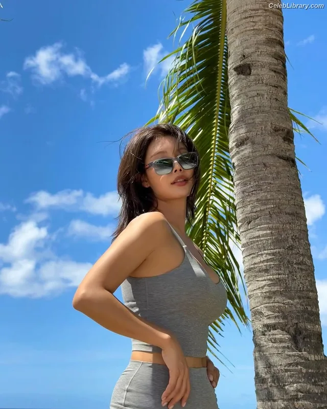Kang So Yeon photo 24 of 77
