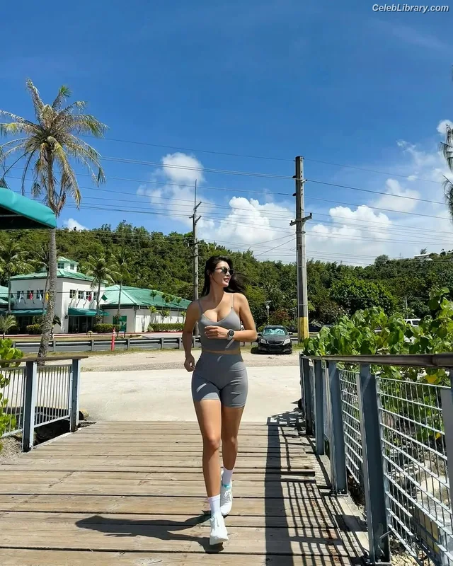 Kang So Yeon photo 3 of 77
