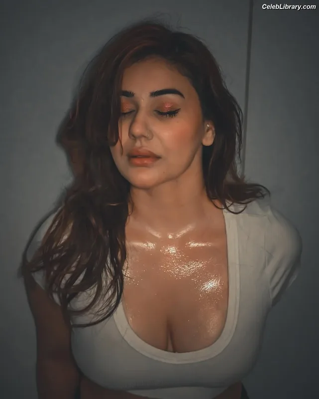 Kangna Sharma photo 18 of 60