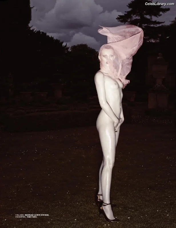 Karen Elson photo 21 of 37