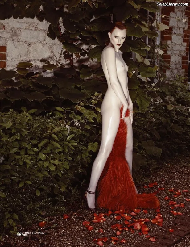 Karen Elson photo 22 of 37