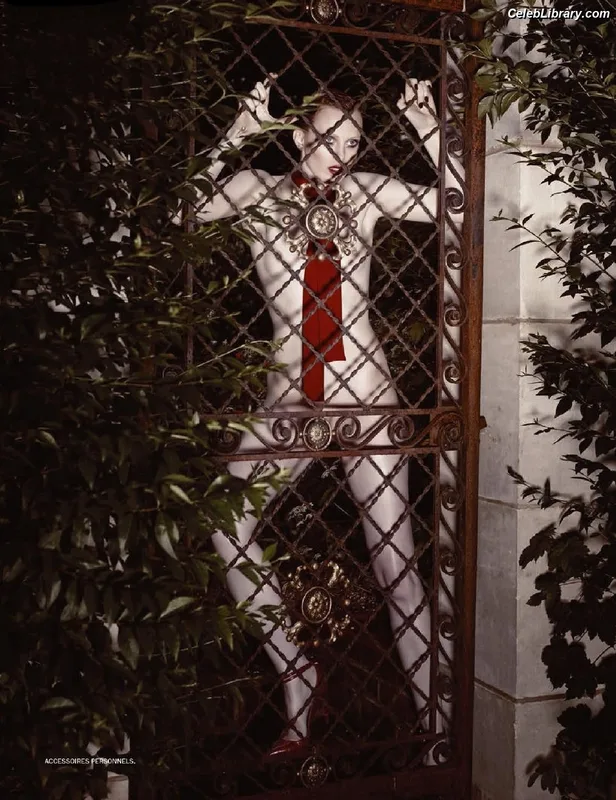 Karen Elson photo 23 of 37