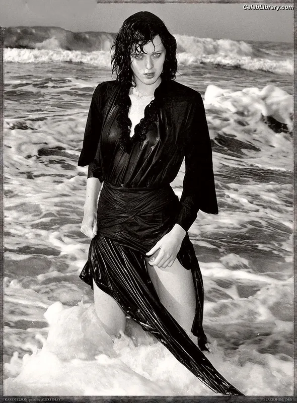 Karen Elson photo 24 of 37