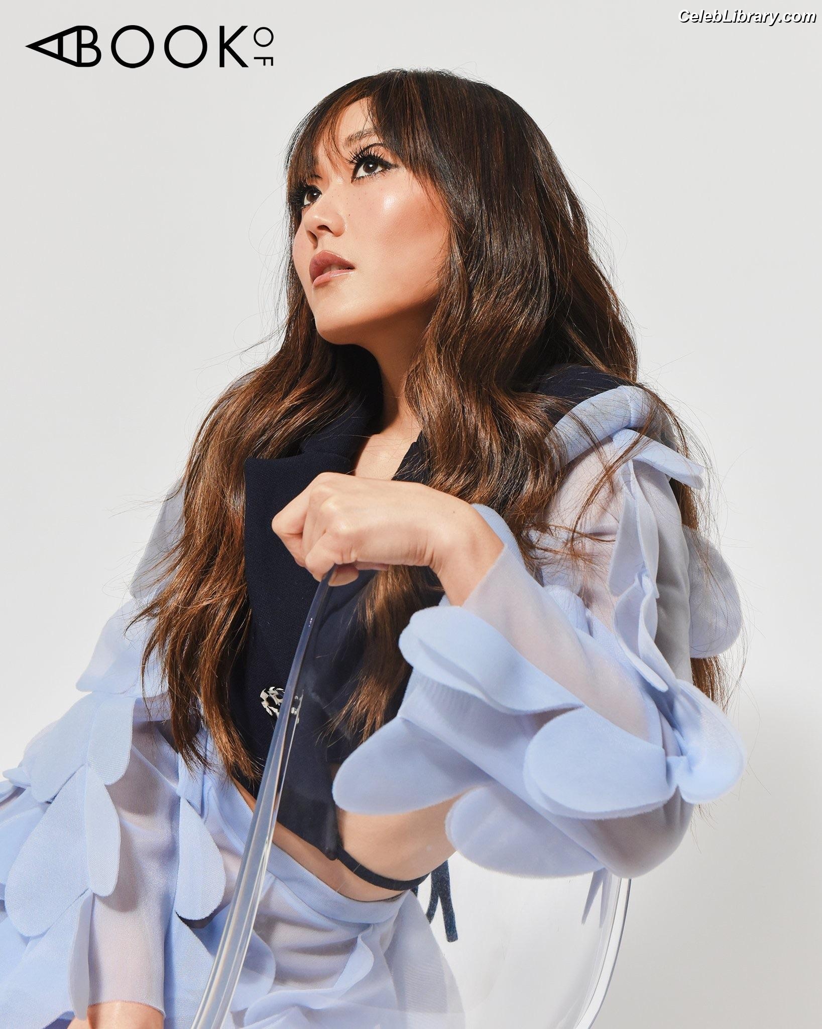 Karen Fukuhara photo 16 of 331