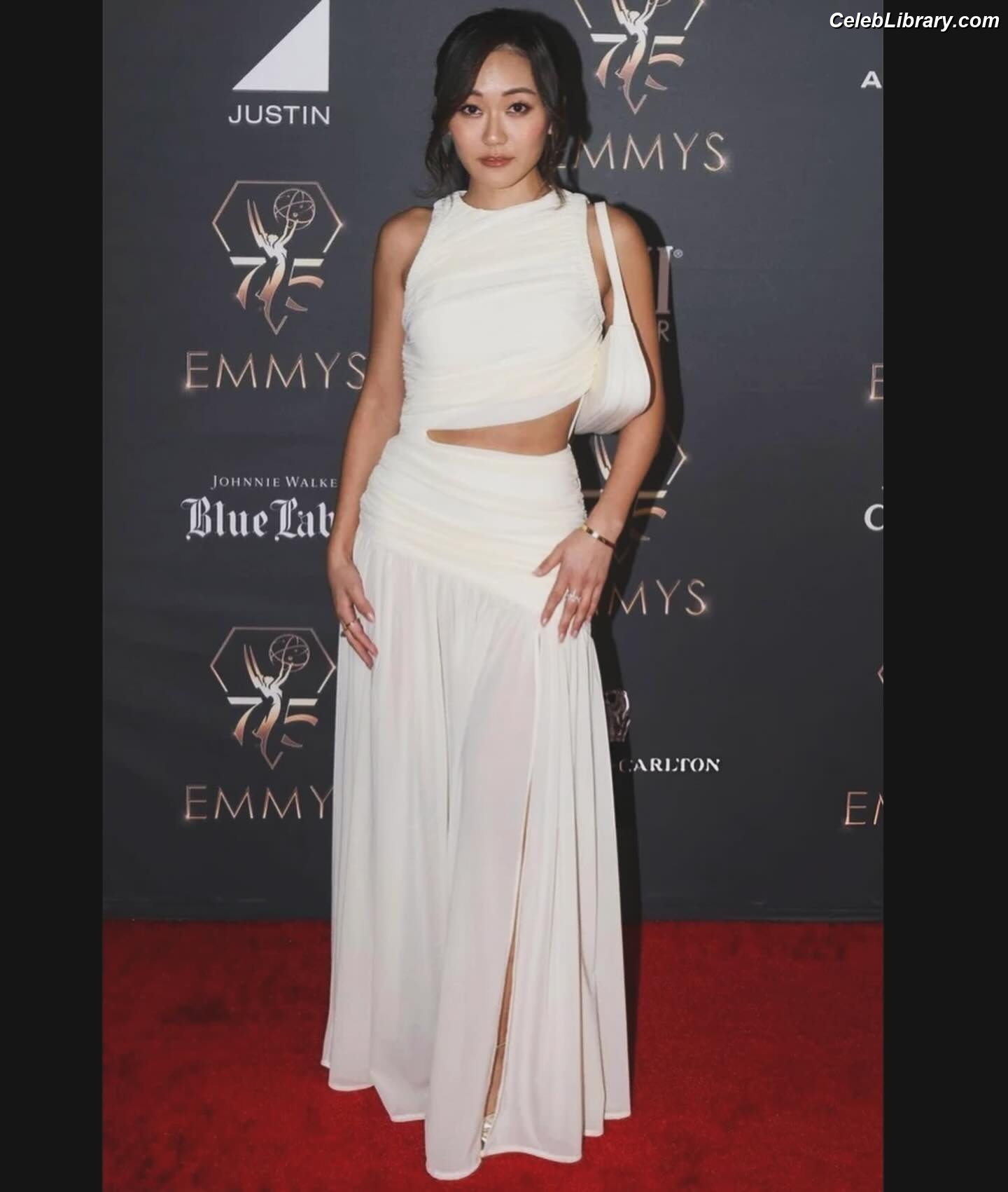 Karen Fukuhara photo 10 of 331
