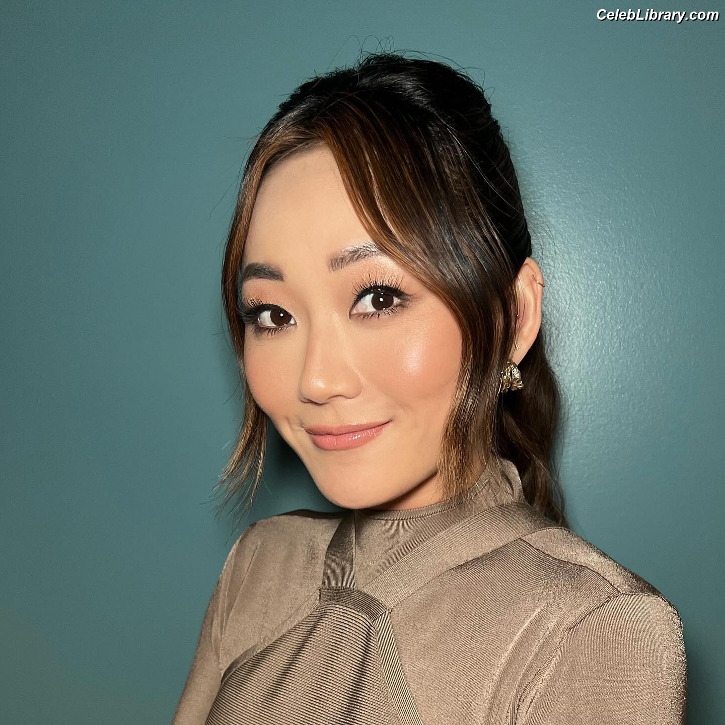 Karen Fukuhara photo 16 of 331