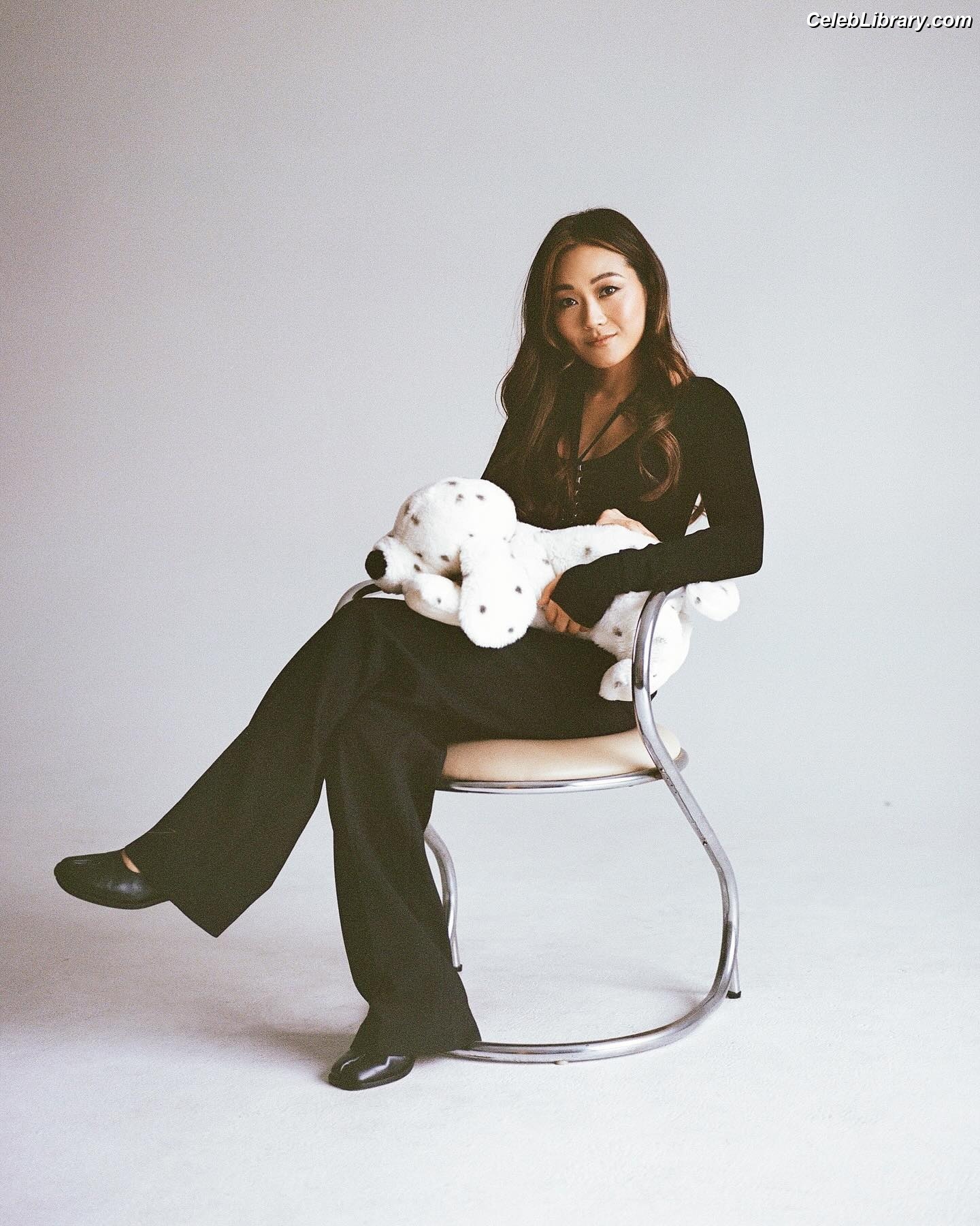 Karen Fukuhara photo 20 of 331