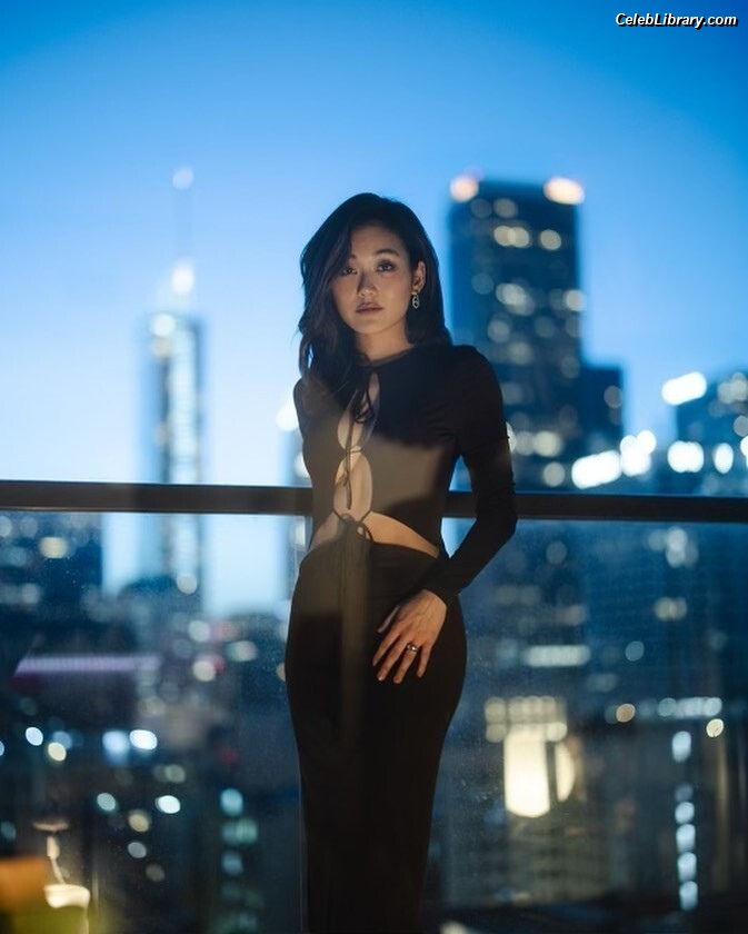 Karen Fukuhara photo 15 of 331