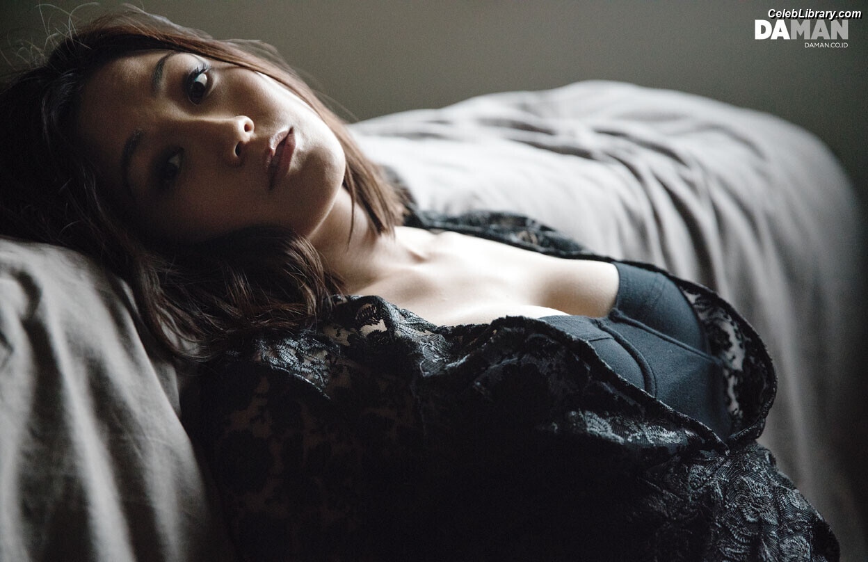 Karen Fukuhara photo 19 of 331