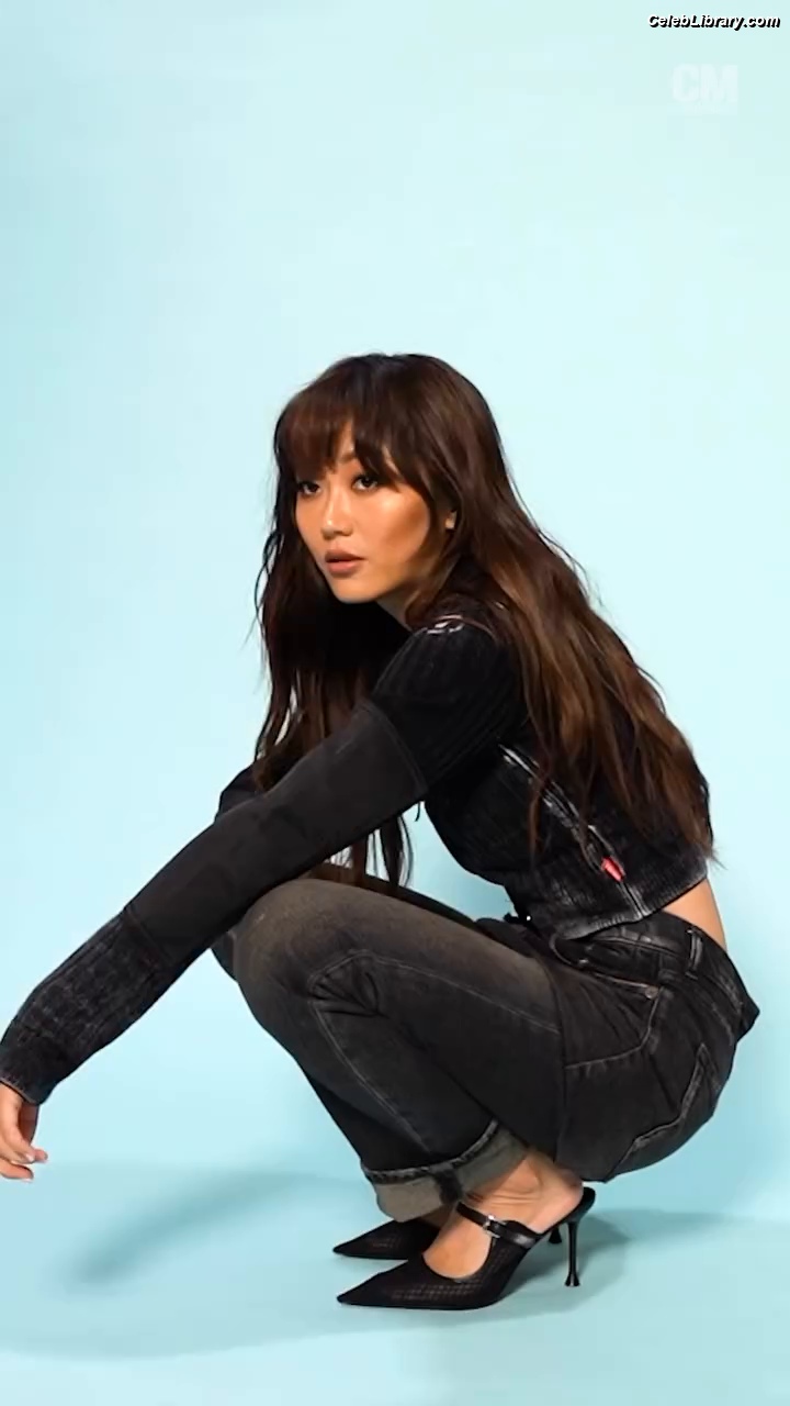 Karen Fukuhara photo 22 of 331