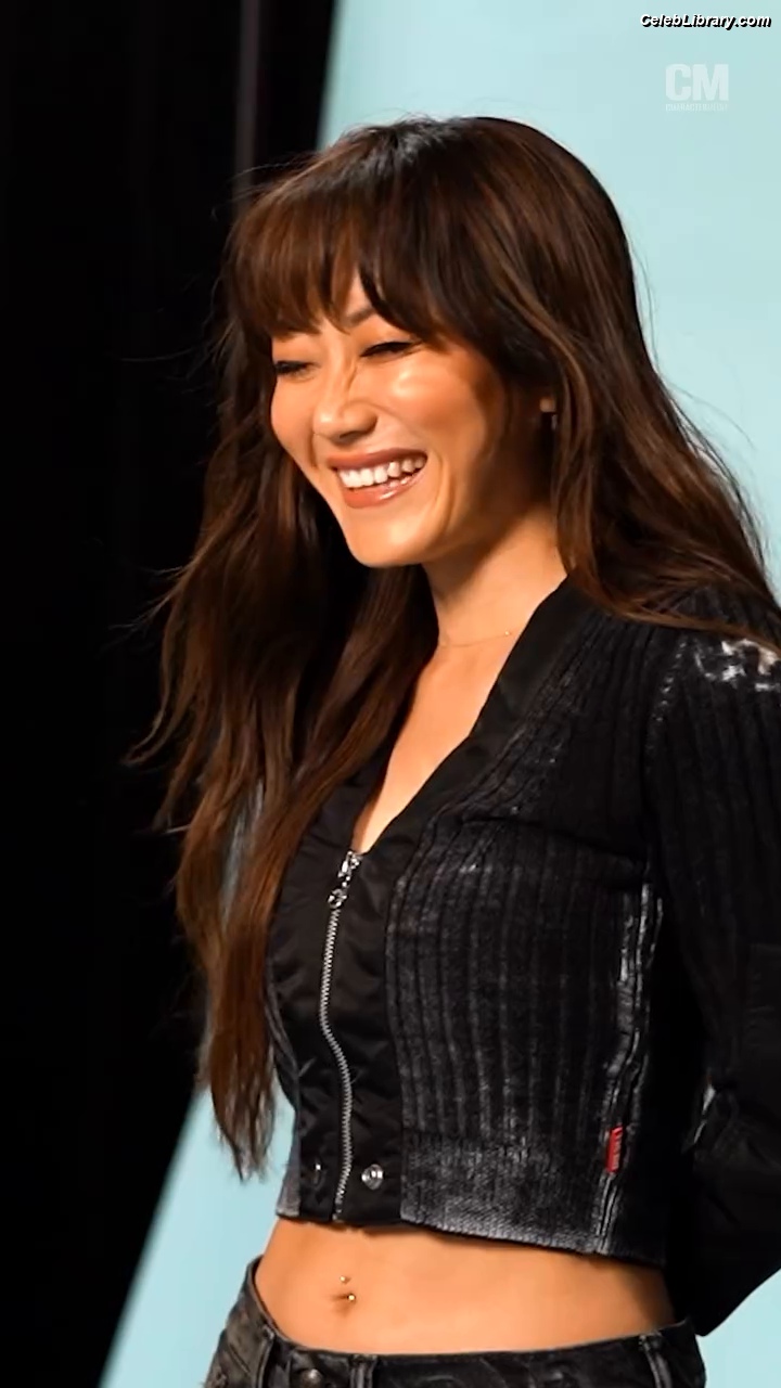 Karen Fukuhara photo 4 of 331