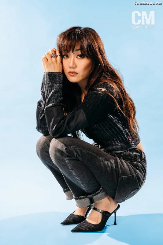 Karen Fukuhara photo 19 of 331