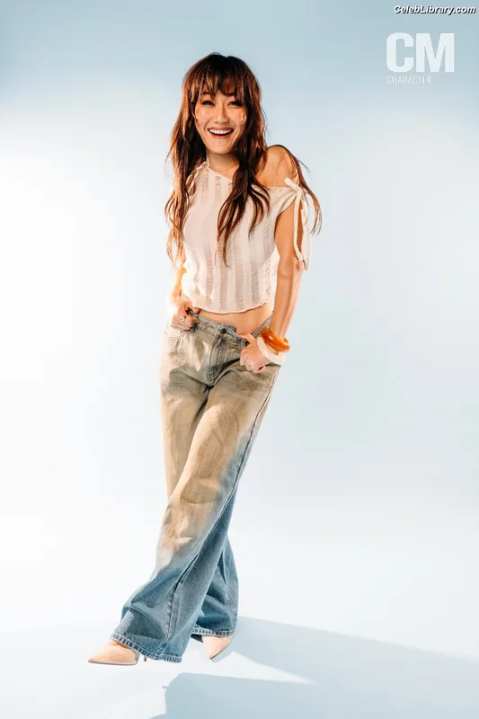 Karen Fukuhara photo 12 of 331