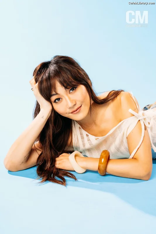 Karen Fukuhara photo 21 of 331
