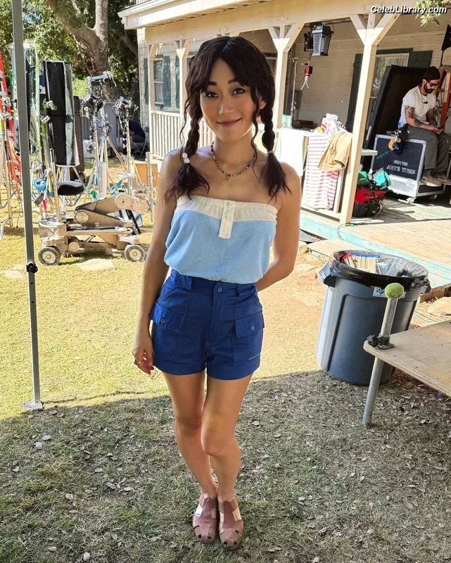 Karen Fukuhara photo 1 of 331