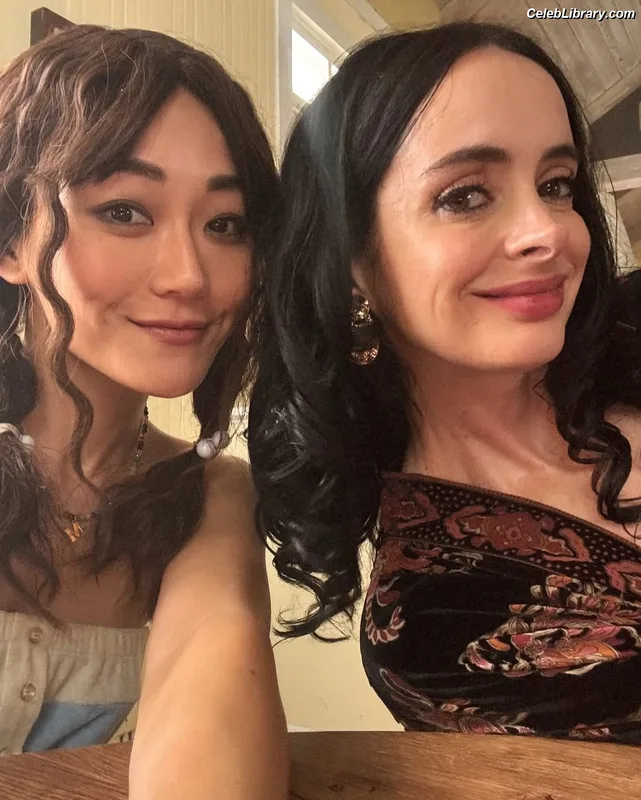 Karen Fukuhara photo 17 of 331