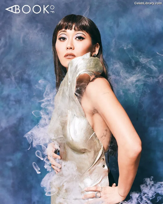 Karen Fukuhara photo 7 of 331