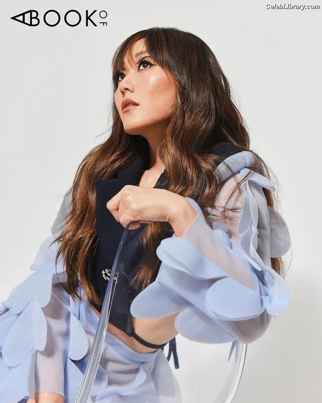 Karen Fukuhara photo 8 of 331