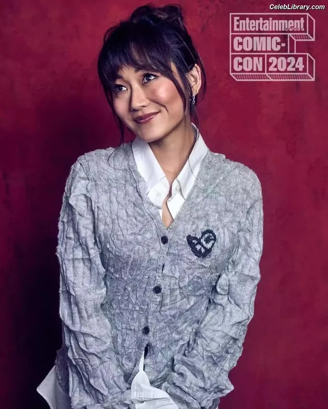 Karen Fukuhara photo 10 of 331