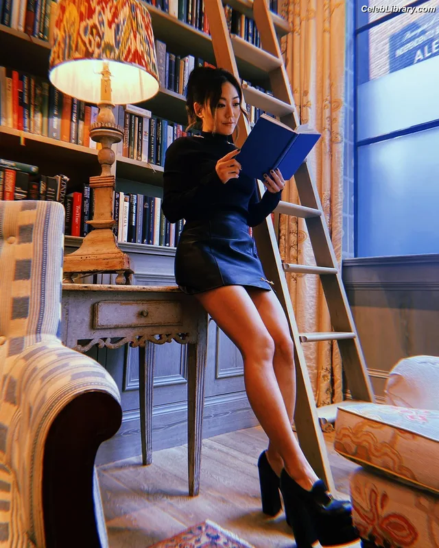 Karen Fukuhara photo 24 of 331