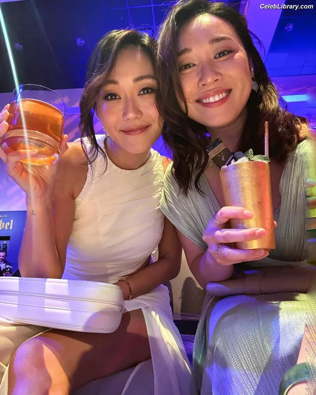 Karen Fukuhara photo 8 of 331
