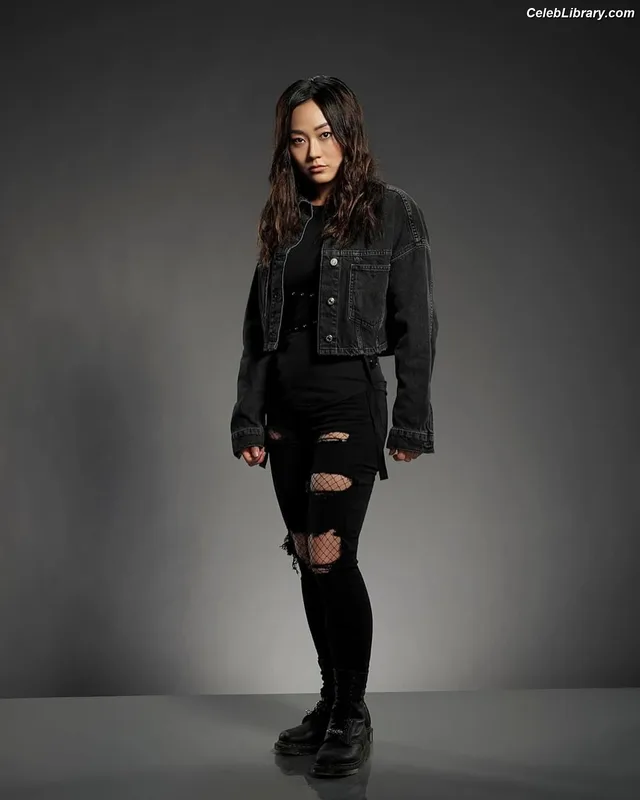 Karen Fukuhara photo 1 of 331